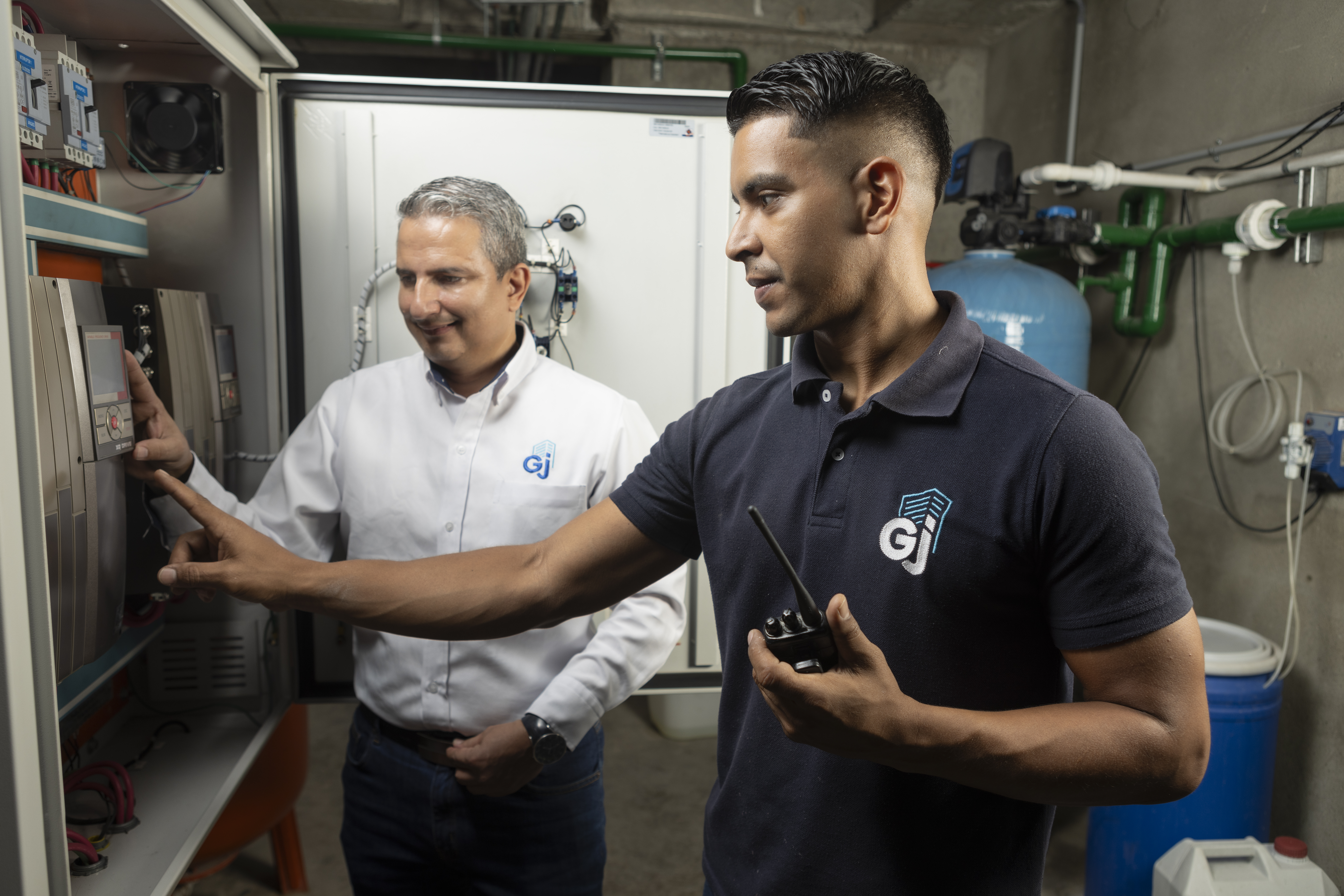 Equipo GJ con proveedor